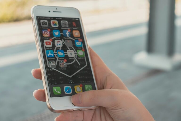 Technological Gadgets That Should Be Wireless Other Than the iPhone 7